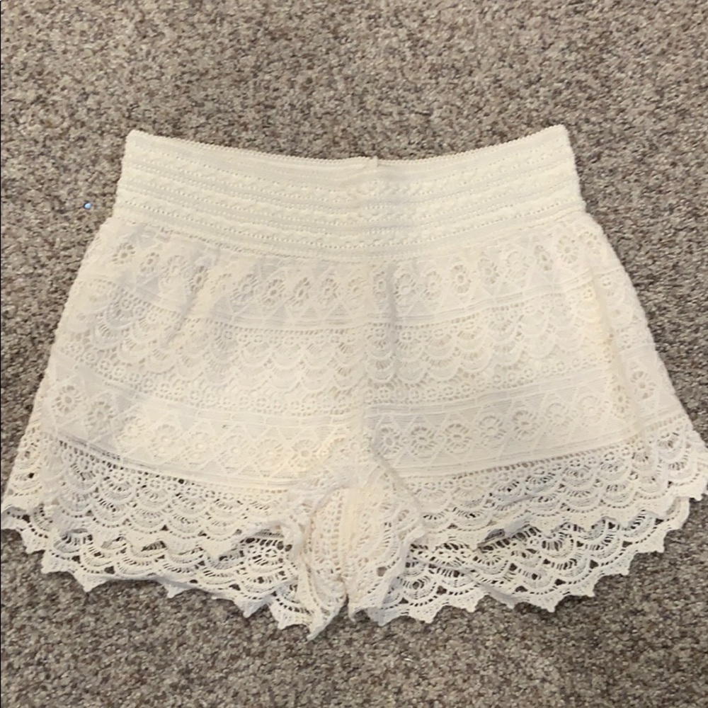 white lace shorts